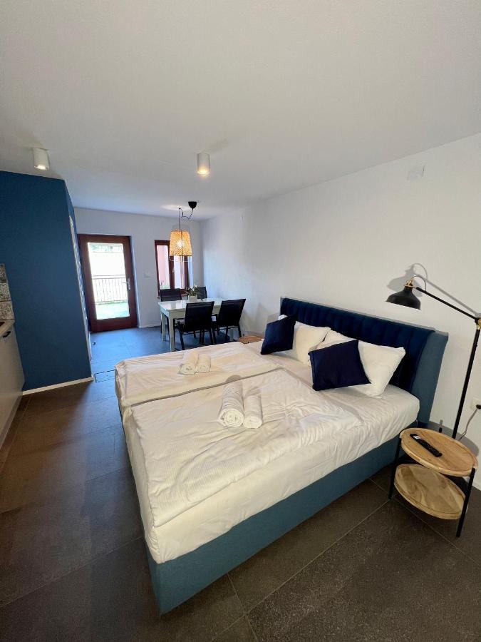 Libertas Apartments โคเปร์ ภายนอก รูปภาพ
